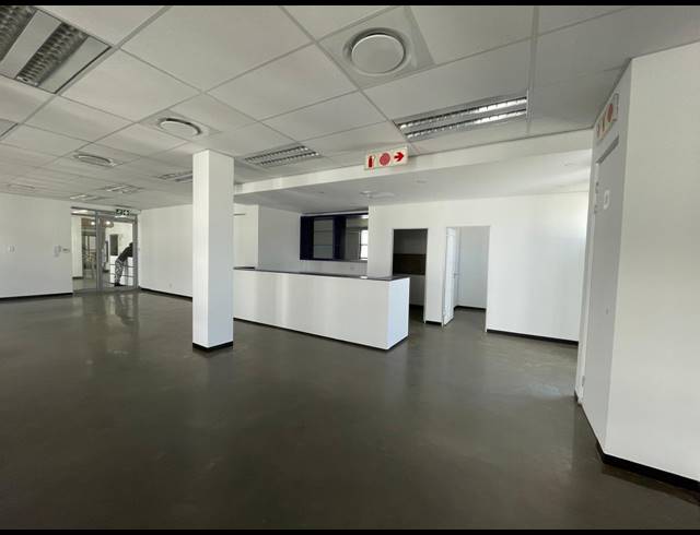 119.50M² OFFICE TO LET IN BRYANSTON